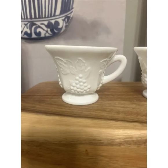Vintage Indiana Glass Colony White Milk Glass Harvest Snack Punch Cups Set of 4 - Picture 3 of 3